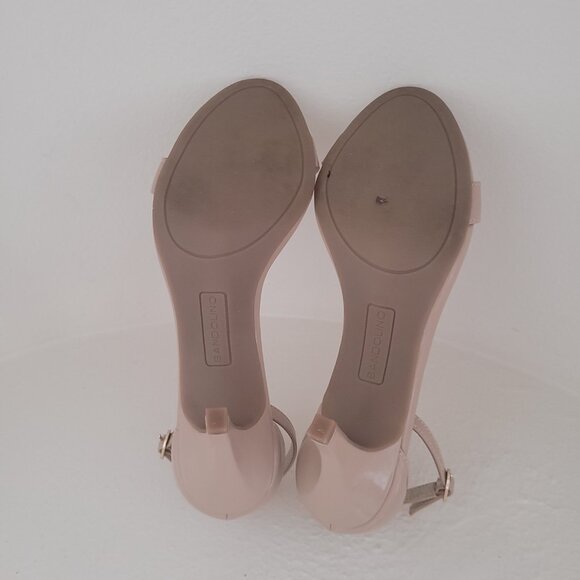 BANDOLINO MADIA HEELED SANDAL, BEIGE PATENT. 7.5M - Picture 5 of 5